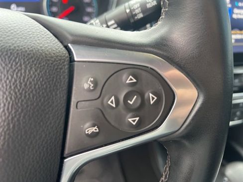 Used 2023 Chevrolet Traverse LT image 17