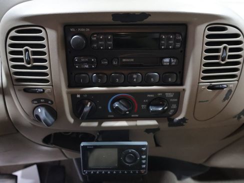 Used 2001 Ford F150 Lariat AWD/4WD image 23