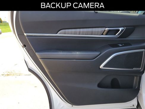 Used 2024 Kia Telluride EX w/ EX Captain's Chair Package AWD/4WD image 15
