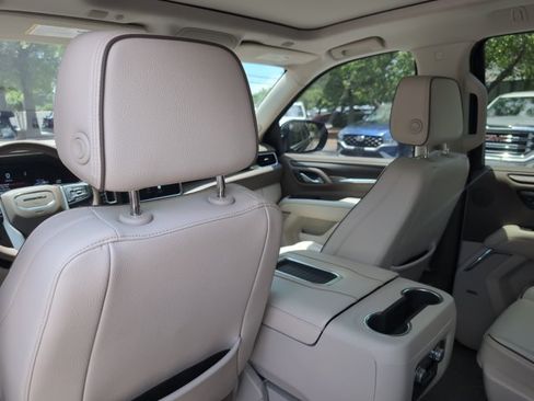 Used 2023 GMC Yukon Denali w/ LPO, Floor Liner Package AWD/4WD image 18