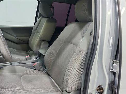 Used 2014 Nissan Frontier SV RWD image 11