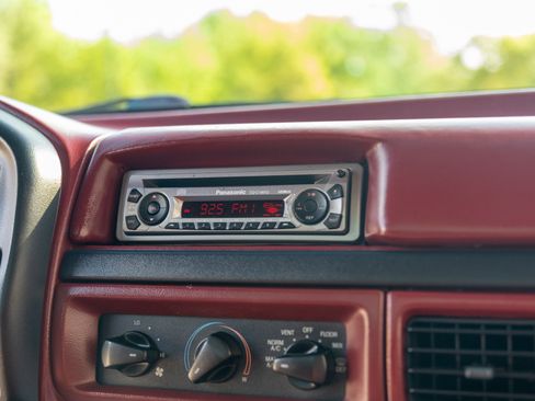 Used 1997 Ford F250 4x4 Regular Cab Heavy Duty image 32