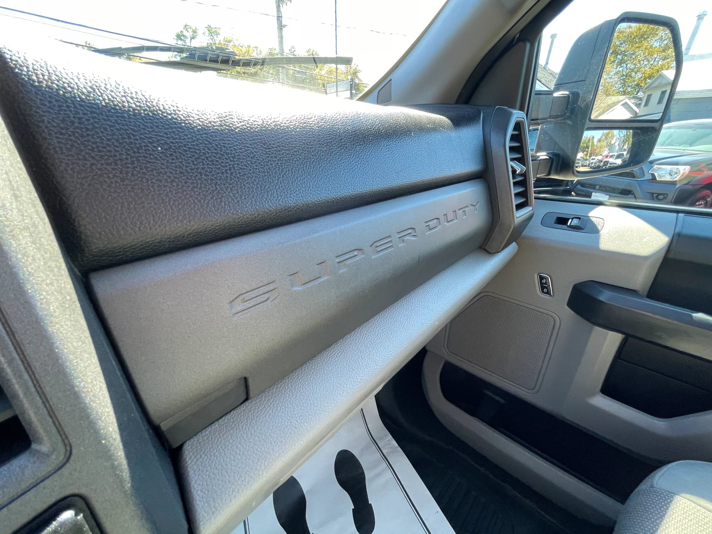 Used 2017 Ford F250 XL w/ Power Equipment Group AWD/4WD image 17