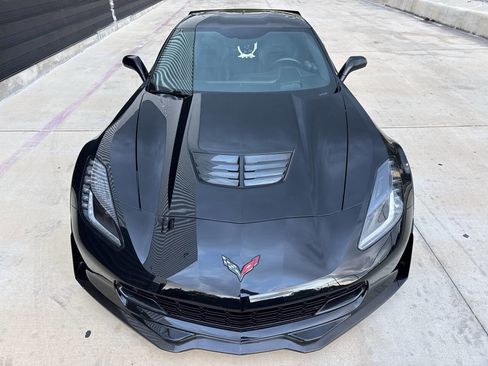 Used 2015 Chevrolet Corvette Z06 w/ 3LZ Preferred Equipment Group RWD image 9
