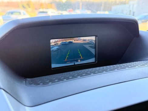 Used 2018 Ford Transit 150 XLT image 23