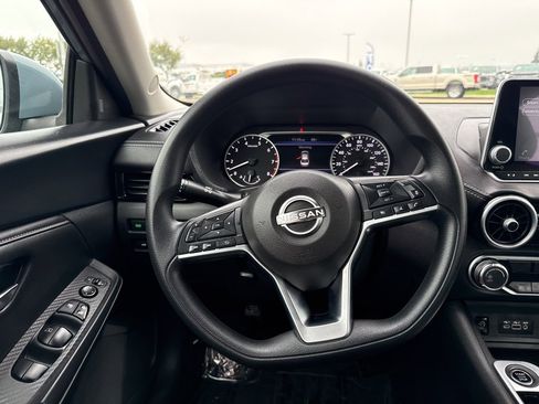 Used 2024 Nissan Sentra SV image 23