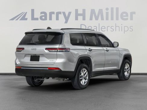 Used 2025 Jeep Grand Cherokee L Altitude image 5