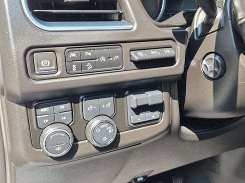 Used 2021 Chevrolet Suburban High Country AWD/4WD image 31