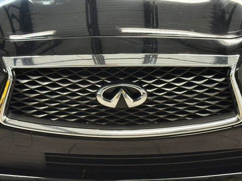 Used 2019 INFINITI Q50 Luxe w/ Essential Package (3.0T Luxe) image 5