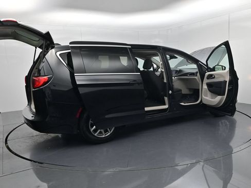 Used 2023 Chrysler Voyager LX FWD image 50
