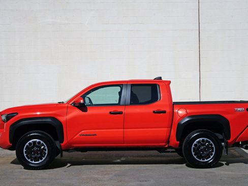 Used 2024 Toyota Tacoma TRD Off-Road w/ TRD Off Road Premium Package AWD/4WD image 51