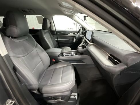 Used 2026 Ford Explorer Active w/ Active Comfort Package image 30