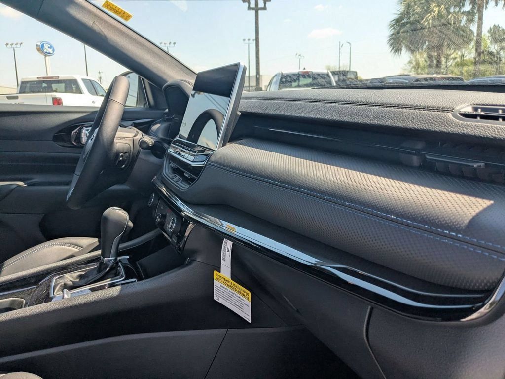 New 2026 Jeep Compass Latitude AWD/4WD image 40
