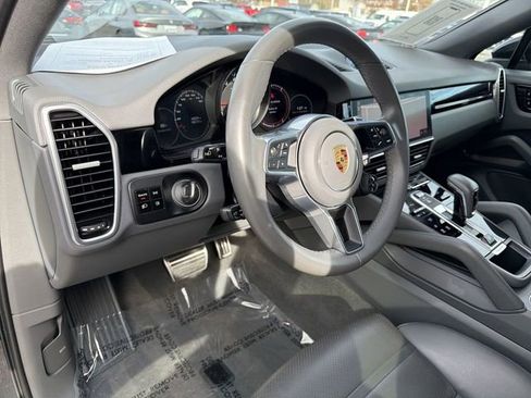 Used 2020 Porsche Cayenne S image 12