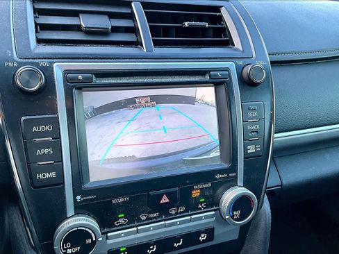 Used 2014 Toyota Camry SE image 25