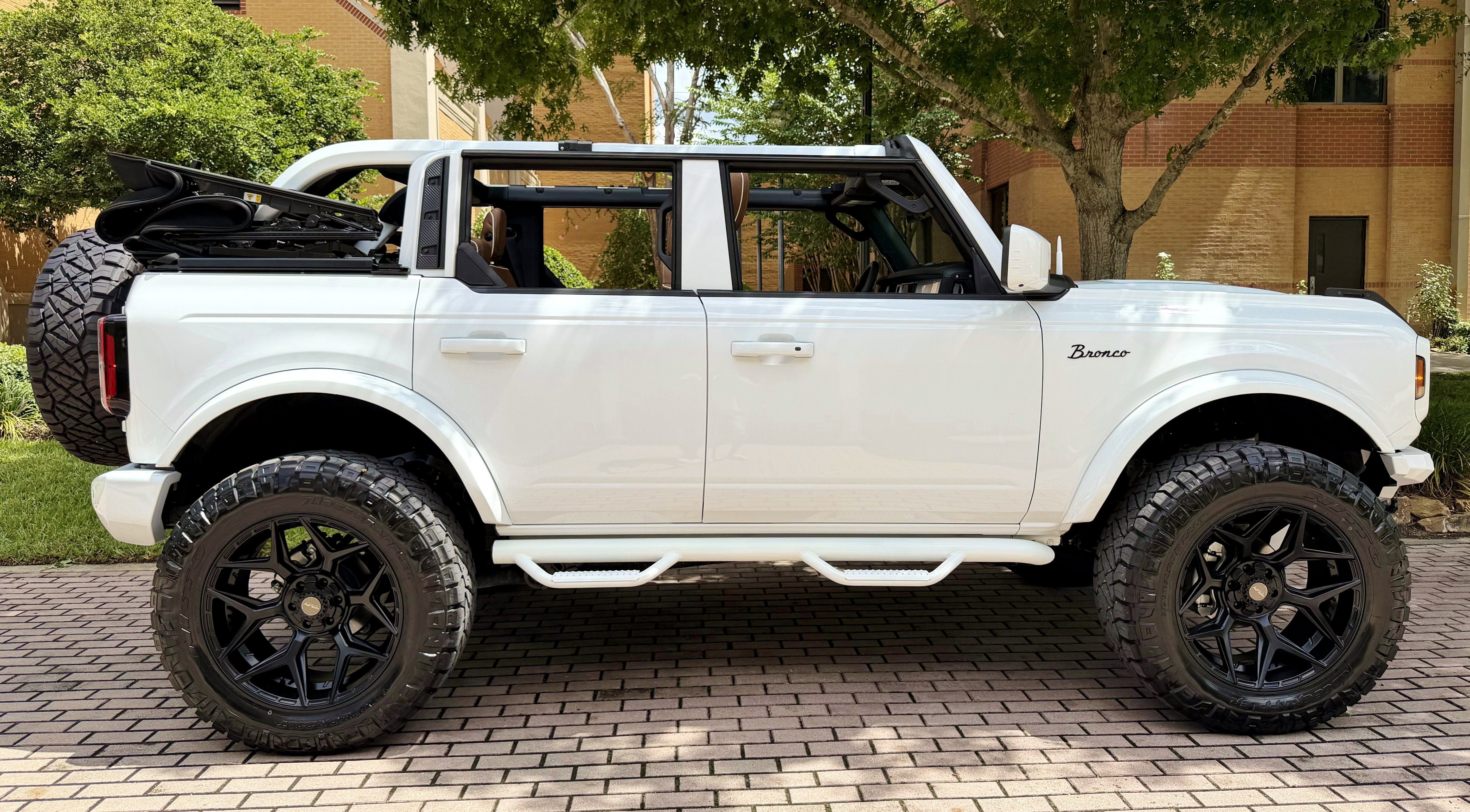 Used 2026 Ford Bronco Outer Banks AWD/4WD image 2