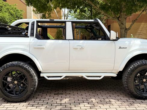 Used 2026 Ford Bronco Outer Banks AWD/4WD image 2