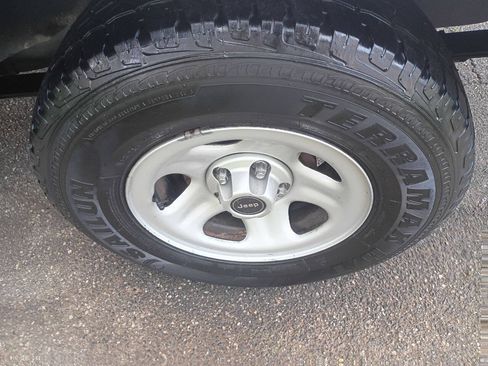 Used 2000 Jeep Cherokee Sport AWD/4WD image 9