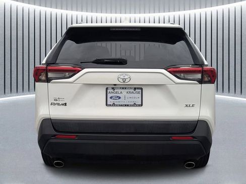 Used 2019 Toyota RAV4 XLE Premium image 5