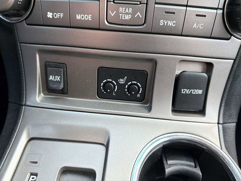 Used 2010 Toyota Highlander SE image 29