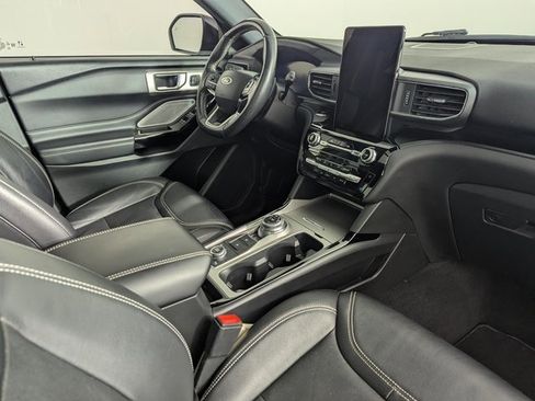 Used 2022 Ford Explorer ST w/ ST Street Pack image 31