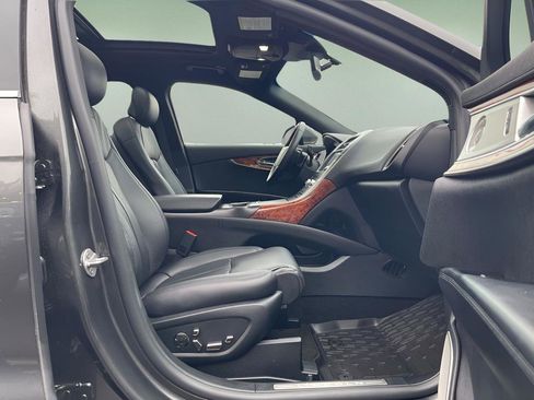 Used 2020 Lincoln Nautilus Reserve w/ Equipment Group 202A image 28