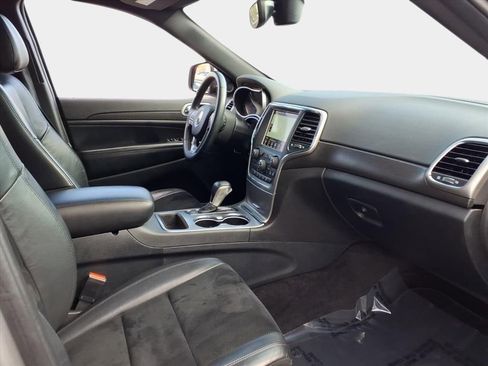 Used 2018 Jeep Grand Cherokee Altitude image 16
