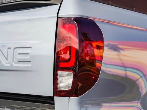 Used 2024 Honda Ridgeline Black Edition image 12