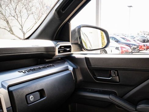 Used 2025 Toyota Tacoma SR5 image 34