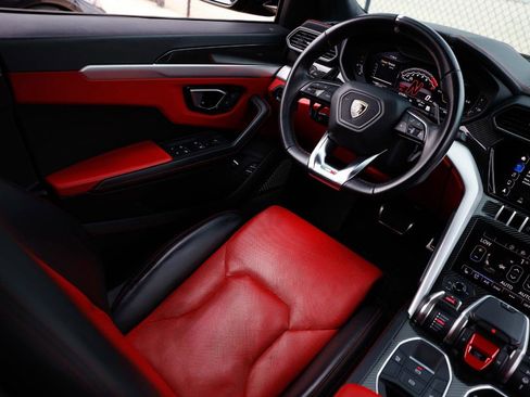 Used 2020 Lamborghini Urus image 5