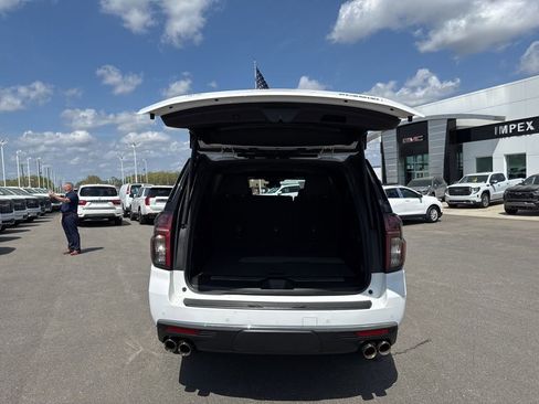Used 2023 Chevrolet Suburban Premier AWD/4WD image 30
