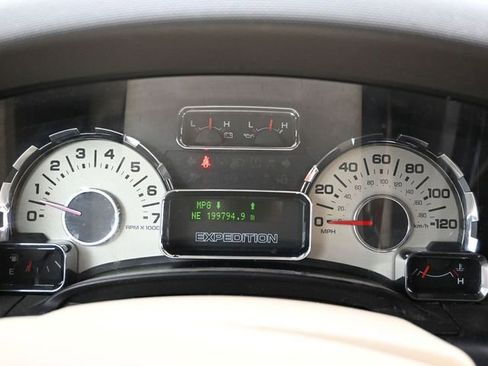 Used 2012 Ford Expedition XLT image 28