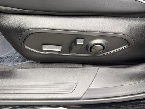 Used 2025 Jeep Wagoneer S Limited image 32