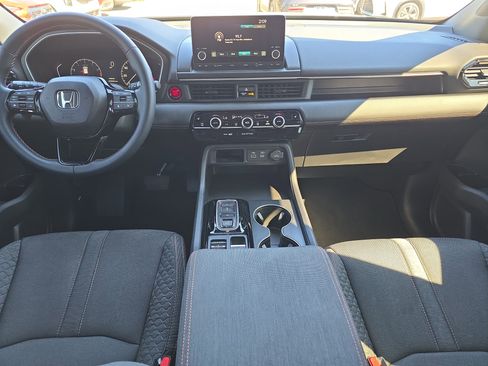 Used 2023 Honda Pilot Sport image 14