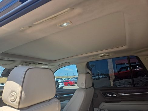 Used 2021 GMC Yukon Denali w/ Denali Premium Package RWD image 17