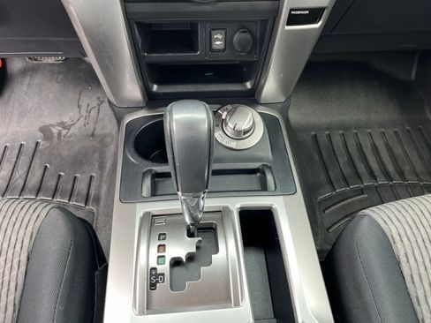 Used 2014 Toyota 4Runner SR5 AWD/4WD image 22