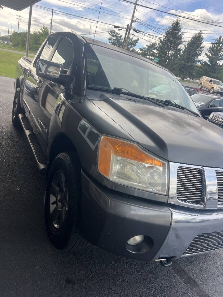 Used 2005 Nissan Titan SE w/ (W01) Utility Bed Pkg AWD/4WD image 5