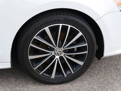 Used 2016 Volkswagen Jetta Sport FWD image 15