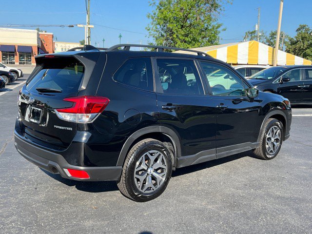 Used 2023 Subaru Forester Premium AWD/4WD image 7