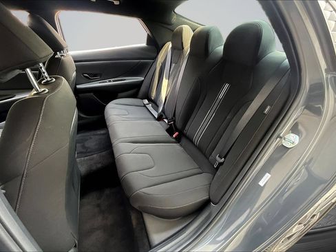 Used 2025 Hyundai Elantra Sport FWD image 22