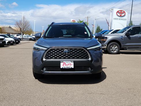 Used 2022 Toyota Corolla Cross XLE w/ Convenience Package image 5