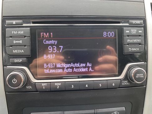 Used 2017 Nissan Frontier SV image 29