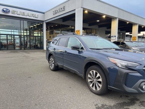 Used 2025 Subaru Outback Limited image 4