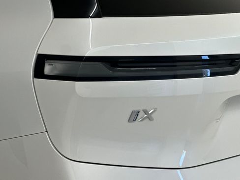 Used 2024 BMW iX xDrive50 w/ Sport Package AWD/4WD image 29