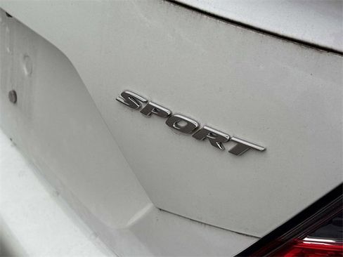 Used 2019 Honda Civic Sport image 10