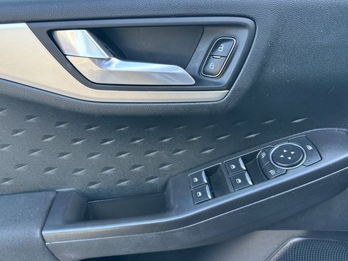 Used 2020 Ford Escape SE Sport image 11