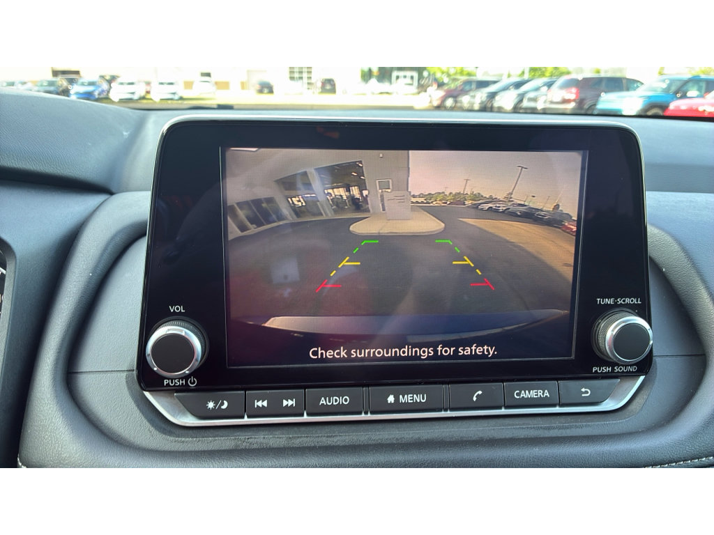 Used 2025 Nissan Rogue SV AWD/4WD image 25