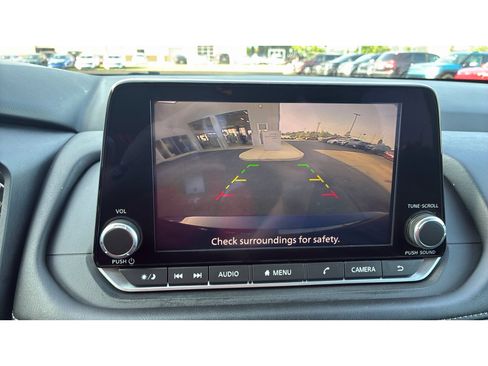 Used 2025 Nissan Rogue SV AWD/4WD image 25