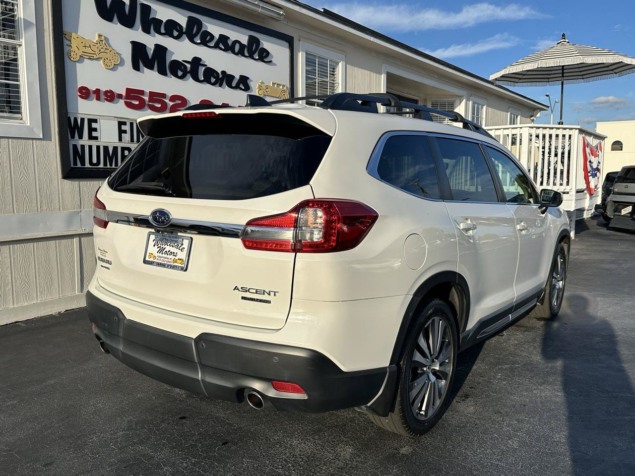 Used 2022 Subaru Ascent Limited w/ Technology Package AWD/4WD image 5