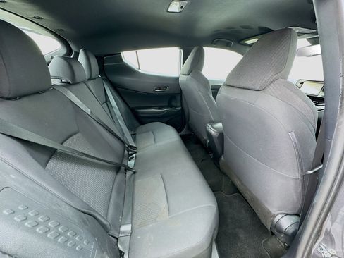 Used 2018 Toyota C-HR XLE FWD image 17